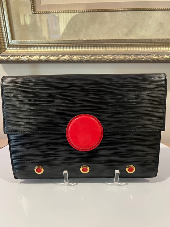 Louis Vuitton Handbags - Louis Vuitton LV Black Épi Hublot Clutch Bag with COA  EUC